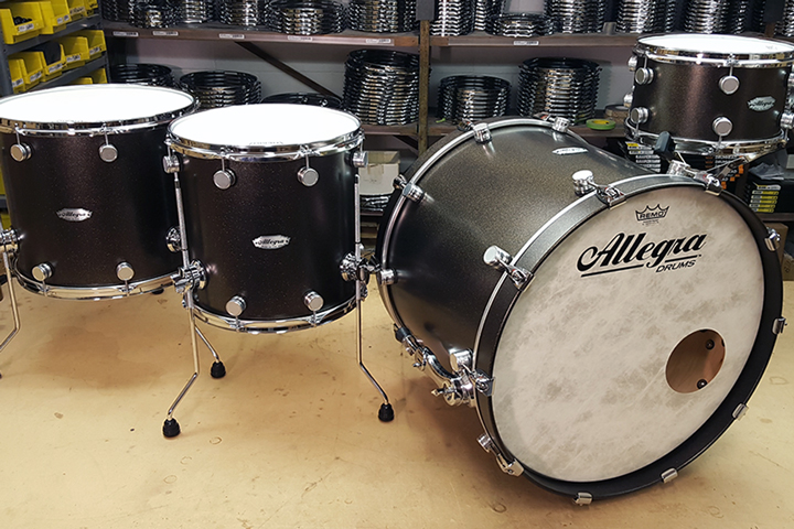 Allegra Drums Master Craft Kit in Black Sparkle. Drum Sizes: 22 x 18 Bass Drum, 12 x 7 Rack Tom, 14 x 14 Floor Tom, 16 x 14 Floor Tom.