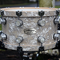 14 x 8 in Antique White Pearl with Wood Hoops